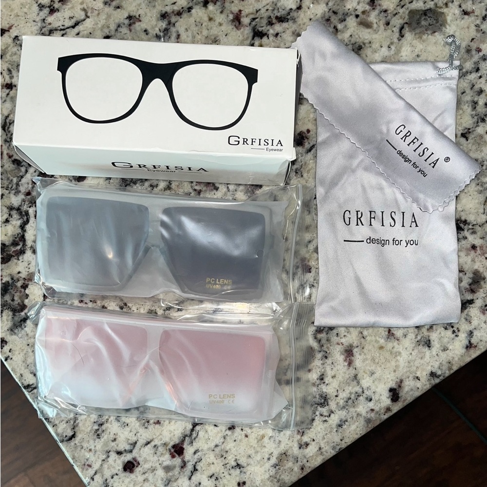 Square style frame sunglasses/eyewear